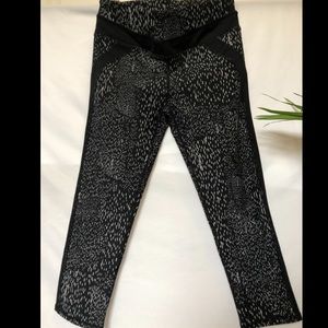 FABLETICS Small Capri leggings